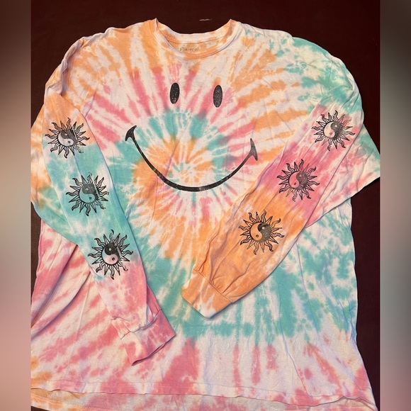 Desert Dreamer Tie-dye Oversized Long Sleeve Shirt with Smiley Face Art size O/S - Picture 2 of 8